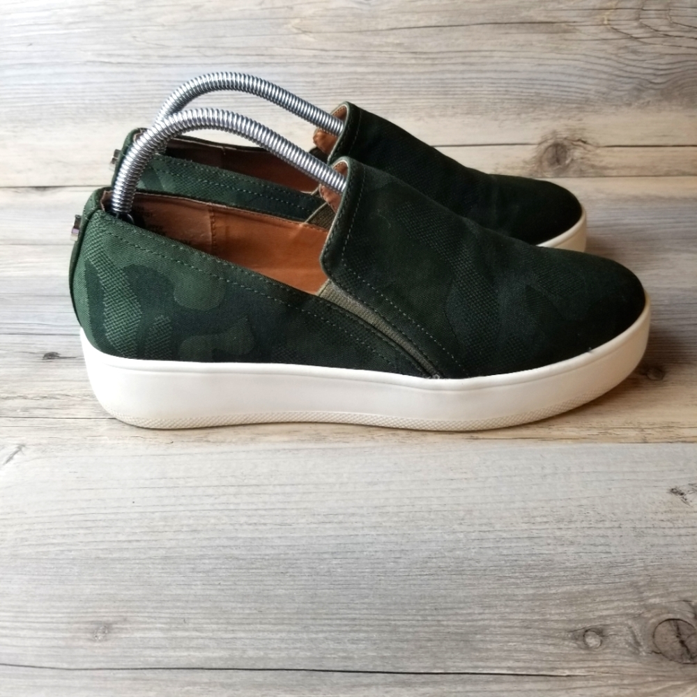 Steve Madden Zayna Camo Platform Slide On Sneakers